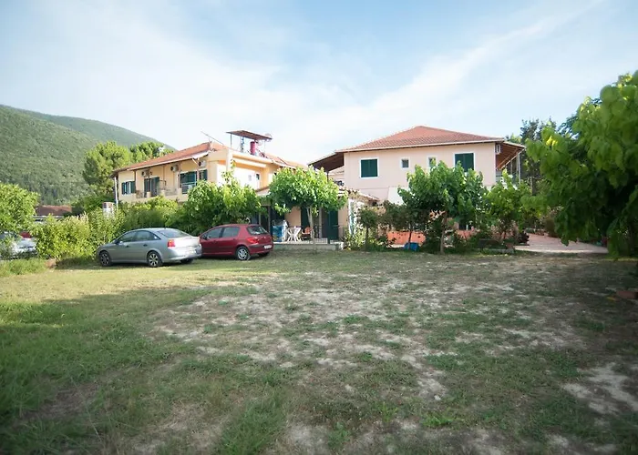 Πανσιόν Eleni's House